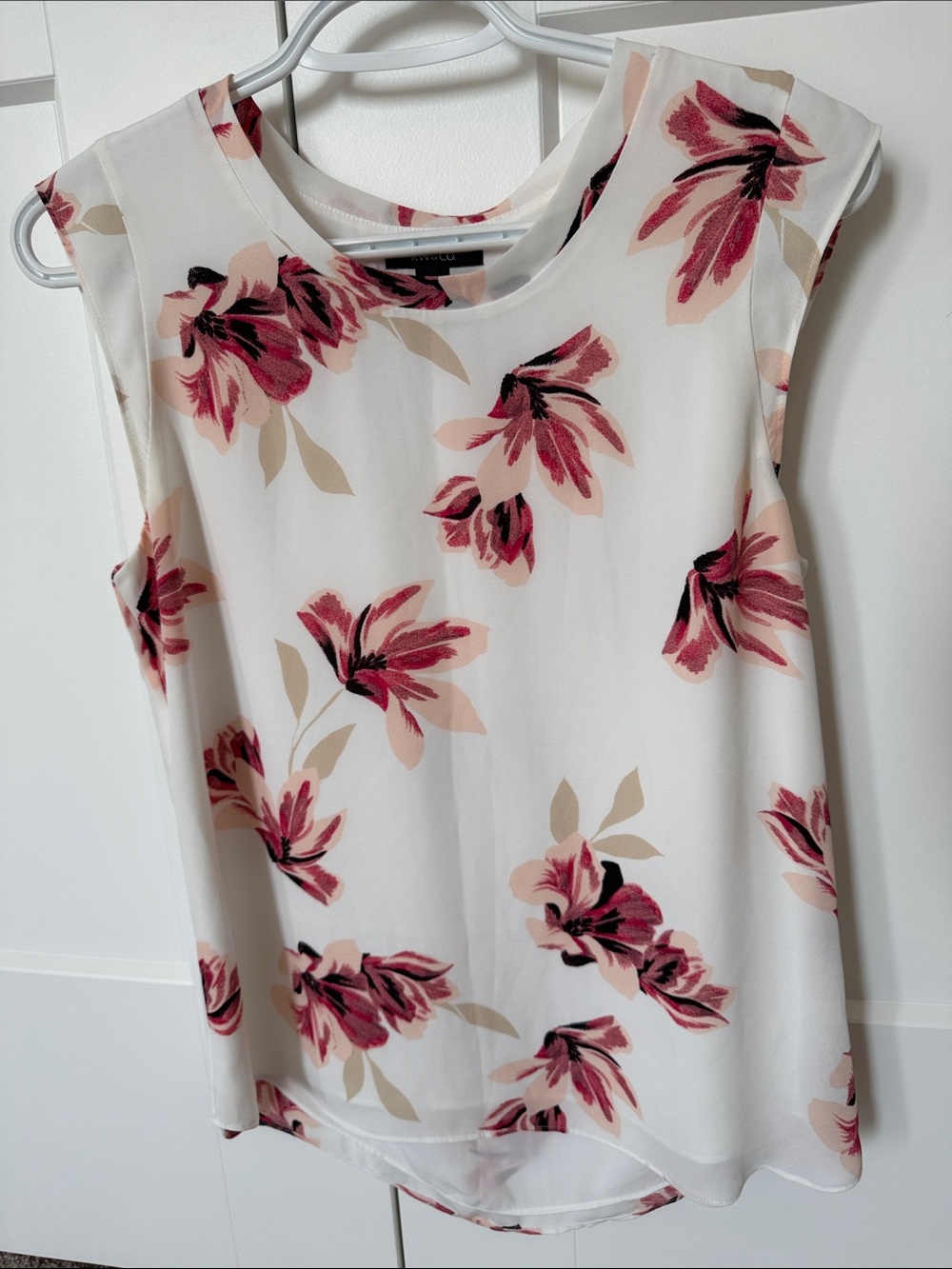 RW & Co Floral Sleeveless Blouse - White with Pink Floral Print
